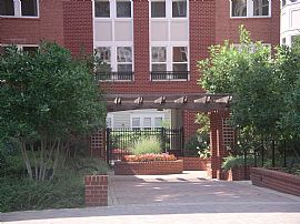 Deluxe 1 Bedroom Condo - Opposite of Dunnloring Metro Station in Fairfax, VA (Photo 2 of 12)