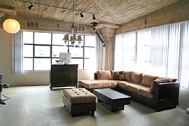 Spacious 1 Bedroom  Apartment - Live/Work Loft on Top Floor in San Diego, CA (Photo 2 of 8)