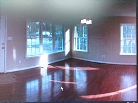 Convenient 3 Bedroom Home - Perfect Commuter Location!  in Colonial Beach, VA (Photo 3 of 4)