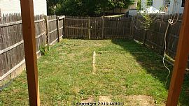 Nice 3 Bedroom Townhouse with Finished Basement in Frederick, MD (Photo 2 of 12)