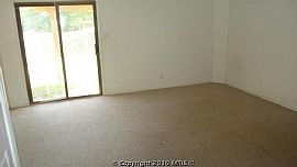 Nice 3 Bedroom Townhouse with Finished Basement in Frederick, MD (Photo 6 of 12)