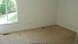 Nice 3 Bedroom Townhouse with Finished Basement in Frederick, MD (Photo 7 of 12)