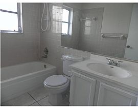 Bright and Spacious 2 Bedroom Apartment - Ready to Move-In in Coral Springs, FL (Photo 2 of 5)