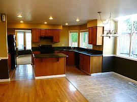 Beautiful Like New 4 Bedroom Home Near I-5 and Shopping in Federal Way, WA (Photo 5 of 12)