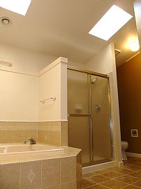 Beautiful Like New 4 Bedroom Home Near I-5 and Shopping in Federal Way, WA (Photo 9 of 12)