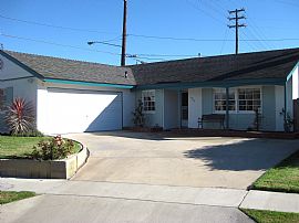Wonderful 3 Bedroom Home Near Beach and Shopping in Huntington Beach, CA