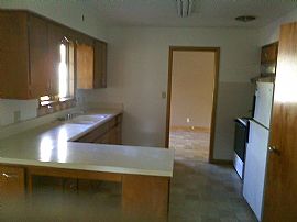 Desirable 3 Bedroom Home - You Can Walk to Purdue University in West Lafayette, IN (Photo 4 of 12)