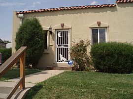 Beautiful, Remodeled 2 Bedroom Close to Mile High Stadium in Denver, CO (Photo 4 of 5)