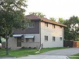 Fabulous 3 Bedroom Duplex Townhouse Near The Airport in Milwaukee, WI