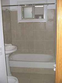 Fabulous 3 Bedroom Duplex Townhouse Near The Airport in Milwaukee, WI (Photo 2 of 2)