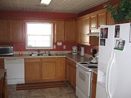 Spacious and Immaculate 3 Bedroom Home in Newton County! in Covington, GA (Photo 3 of 5)