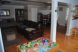 Exciting 3 Bedroom Home Near Beach and Marina with Boat Ramp in Beverley Beach, MD (Photo 6 of 7)