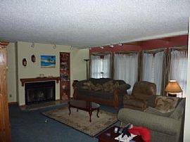 Spacious 4 Bedroom Home with 3400 Sq. Ft. on 2 Acres in Shipshewana, IN (Photo 3 of 7)