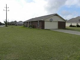 Nice 3 Bedroom Brick Home on Corner Lot in Meridian, TX (Photo 2 of 7)