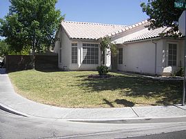 Cozy 3 Bedroom Home with Small Pond - Available Immediately in Las Vegas, NV