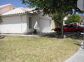 Cozy 3 Bedroom Home with Small Pond - Available Immediately in Las Vegas, NV (Photo 6 of 7)