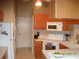 Delightful 3 Bedroom Home with 2 Car Garage - $1195 in Orlando, FL (Photo 3 of 10)