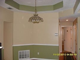Delightful 3 Bedroom Home with 2 Car Garage - $1195 in Orlando, FL (Photo 4 of 10)