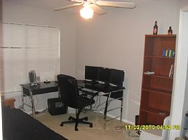 Delightful 3 Bedroom Home with 2 Car Garage - $1195 in Orlando, FL (Photo 8 of 10)