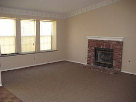 Beautiful 3 Bedroom Home - Ready for Immediate Move-In in Lancaster, CA (Photo 3 of 8)