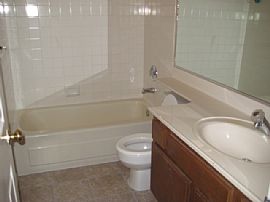 Beautiful 3 Bedroom Home - Ready for Immediate Move-In in Lancaster, CA (Photo 7 of 8)