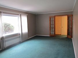 Appealing 2 Bedroom Apartment - All Utilities Included in Belleville, NJ (Photo 2 of 12)
