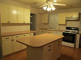 Appealing 2 Bedroom Apartment - All Utilities Included in Belleville, NJ (Photo 4 of 12)