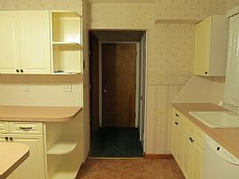 Appealing 2 Bedroom Apartment - All Utilities Included in Belleville, NJ (Photo 9 of 12)