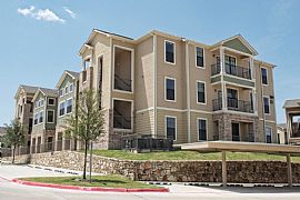 Gorgeous 4 Bedroom Townhome!! At Great Price in College Station, TX