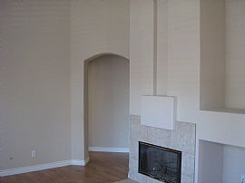 Gorgeous 2 Bedroom Townhouse with Vaulted Ceiling in Rancho Bernardo, CA (Photo 4 of 9)