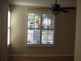 Gorgeous 2 Bedroom Townhouse with Vaulted Ceiling in Rancho Bernardo, CA (Photo 5 of 9)