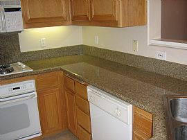 Gorgeous 2 Bedroom Townhouse with Vaulted Ceiling in Rancho Bernardo, CA (Photo 8 of 9)