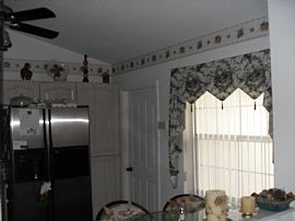 Pleasant 4 Bedroom Home with Pool and Jacuzzi in Ocala, FL (Photo 7 of 12)