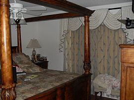 Pleasant 4 Bedroom Home with Pool and Jacuzzi in Ocala, FL (Photo 9 of 12)