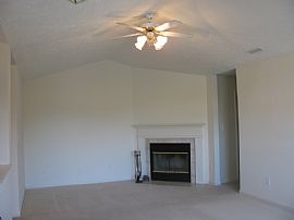 Terrific 3 Bedroom Condo with Vaulted Ceilings on Cul-De-Sac in Indianapolis, IN (Photo 3 of 5)