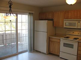 Terrific 3 Bedroom Condo with Vaulted Ceilings on Cul-De-Sac in Indianapolis, IN (Photo 4 of 5)