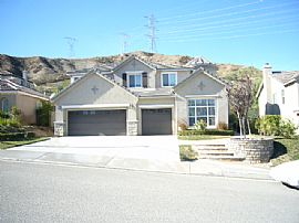 Fabulous 5 Bedroom Home Features Tiled Entry in Saugus, CA