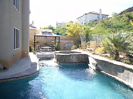 Fabulous 5 Bedroom Home Features Tiled Entry in Saugus, CA (Photo 12 of 12)