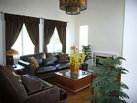 Fabulous 5 Bedroom Home Features Tiled Entry in Saugus, CA (Photo 5 of 12)