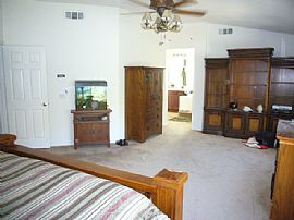 Fabulous 5 Bedroom Home Features Tiled Entry in Saugus, CA (Photo 7 of 12)