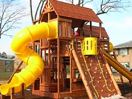 Roomy 3 Bedroom Apartment at Coliseum Park Apartments in Fort Wayne, IN (Photo 2 of 5)