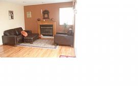 Divine 3 Bedroom Home on Klahanie Dr. in Quiet Cul-Ce-Sac in Issaquah, WA (Photo 4 of 5)