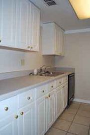 Great 2 Bedroom, Lake Front Condo with New Paint and  Carpet in Altamonte Springs, FL (Photo 2 of 4)