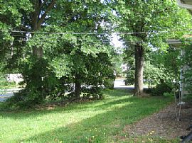 Great 3 Bedroom Home with Lots of Space in Marietta, GA (Photo 5 of 5)