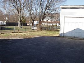 Sublime 3 Bedroom Apartment in Multi-Family Home  in Taunton, MA (Photo 2 of 4)