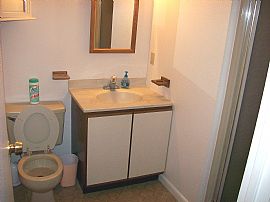 Fantastic 2 Bedroom Townhouse on 32nd Street in Ocean City, MD (Photo 3 of 4)