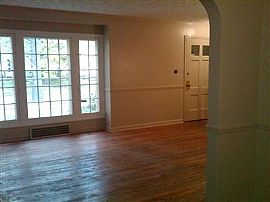 Comfy 3 Bedroom Colonial Home with Newly Remodeled Bathroom in Cleveland Heights, OH