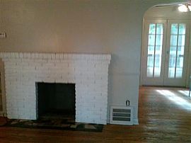 Comfy 3 Bedroom Colonial Home with Newly Remodeled Bathroom in Cleveland Heights, OH (Photo 2 of 5)