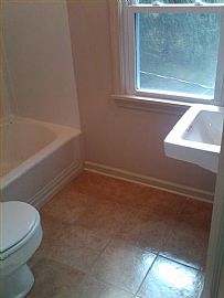 Comfy 3 Bedroom Colonial Home with Newly Remodeled Bathroom in Cleveland Heights, OH (Photo 4 of 5)