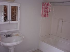 Divine 3 Bedroom Home with Newer Flooring and New Bath Added in Lenoir City, TN (Photo 2 of 5)